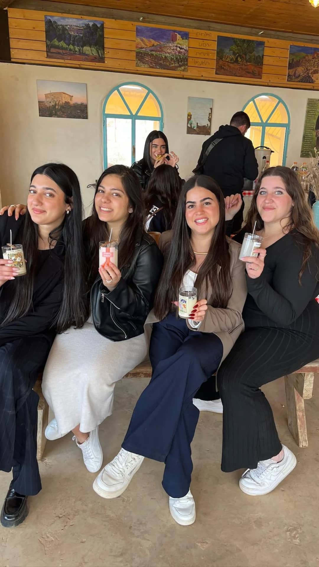 תמונה מפעילות של העגלת קפה 2